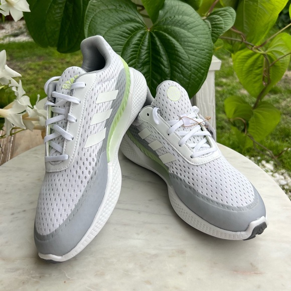 🌿🤍Adidas🤍🌿Beautiful Comfy day 🌿New - Picture 3 of 11